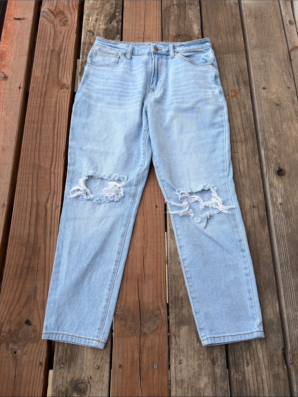 Light Wash Distressed Women’s Jeans